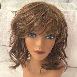 Renee Of Paris Breezy Waves, BRAND-NEW. Marble brown. Sassy & Sexy.